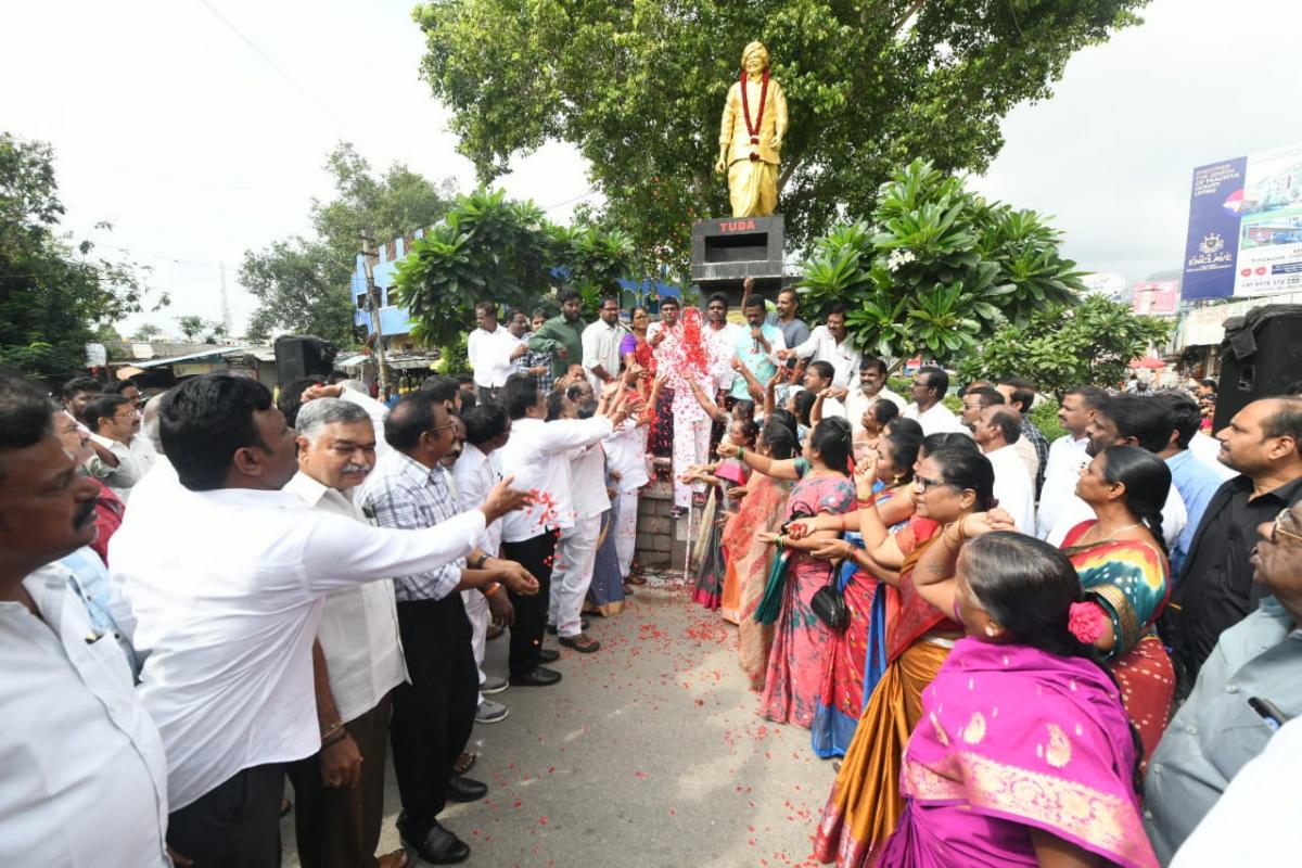 Six-Years-Of-YS-Jagan-Praja_20-Sankalpa-Yatra-11.jpeg 8
