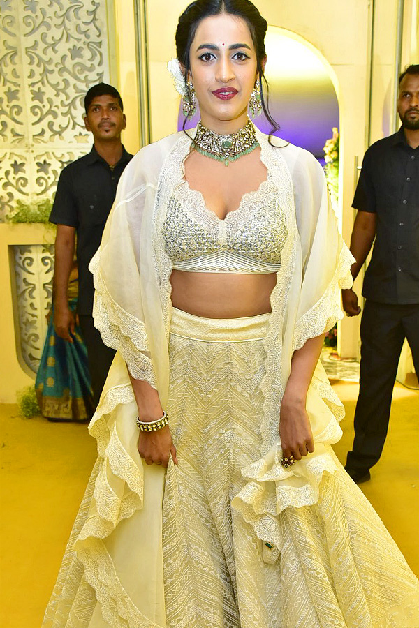 Varun_20Tej_20and_20Lavanya_20Tripathi_20wedding_20reception_20PHoto_20Gallery_8.jpg 9