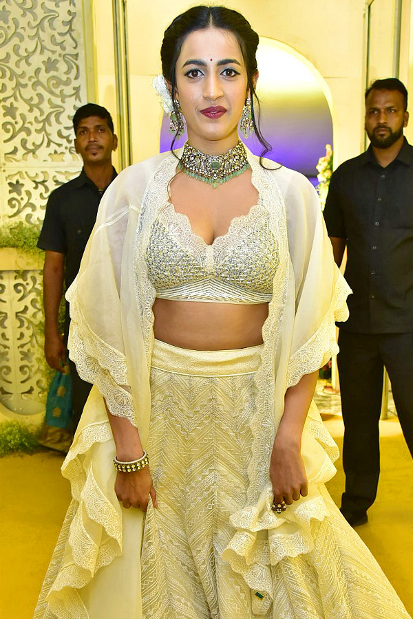 Varun_20Tej_20and_20Lavanya_20Tripathi_20wedding_20reception_20PHoto_20Gallery_9.jpg 10
