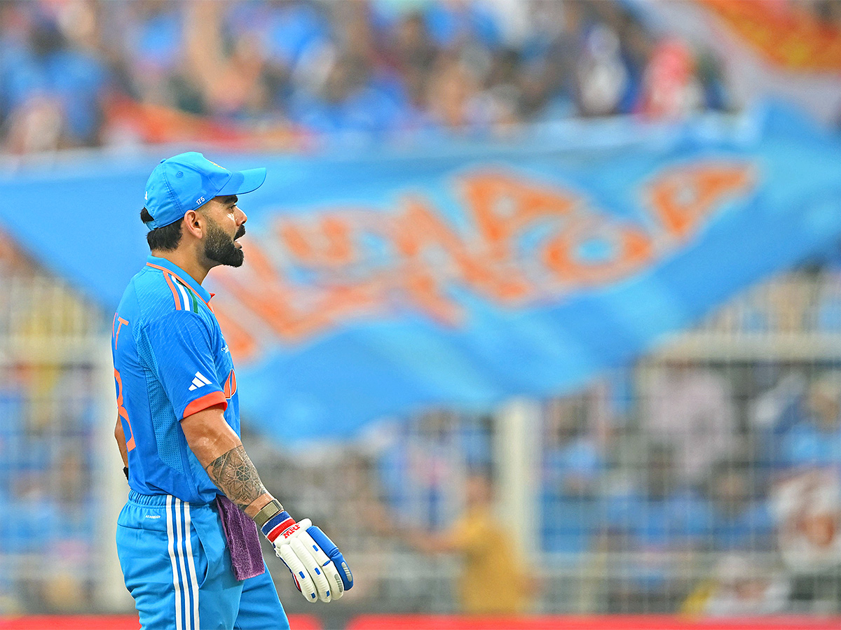 Virat_20Kohli_20Celebrates_2049_20ODI_20Century_20Photos-11.jpg 10