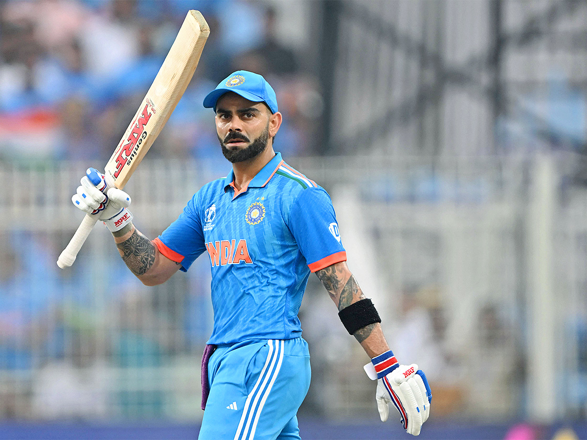 Virat_20Kohli_20Celebrates_2049_20ODI_20Century_20Photos-12.jpg 11