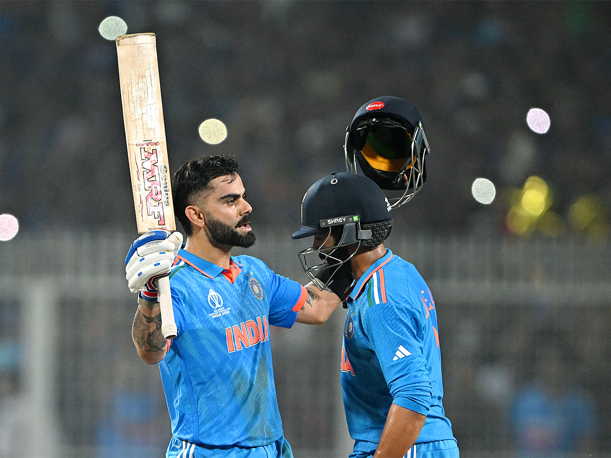 Virat_20Kohli_20Celebrates_2049_20ODI_20Century_20Photos-17.jpg 16