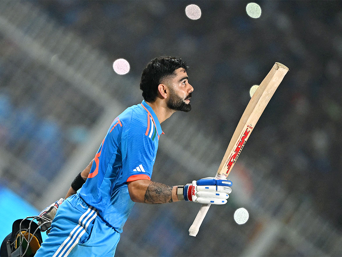Virat_20Kohli_20Celebrates_2049_20ODI_20Century_20Photos-18.jpg 17