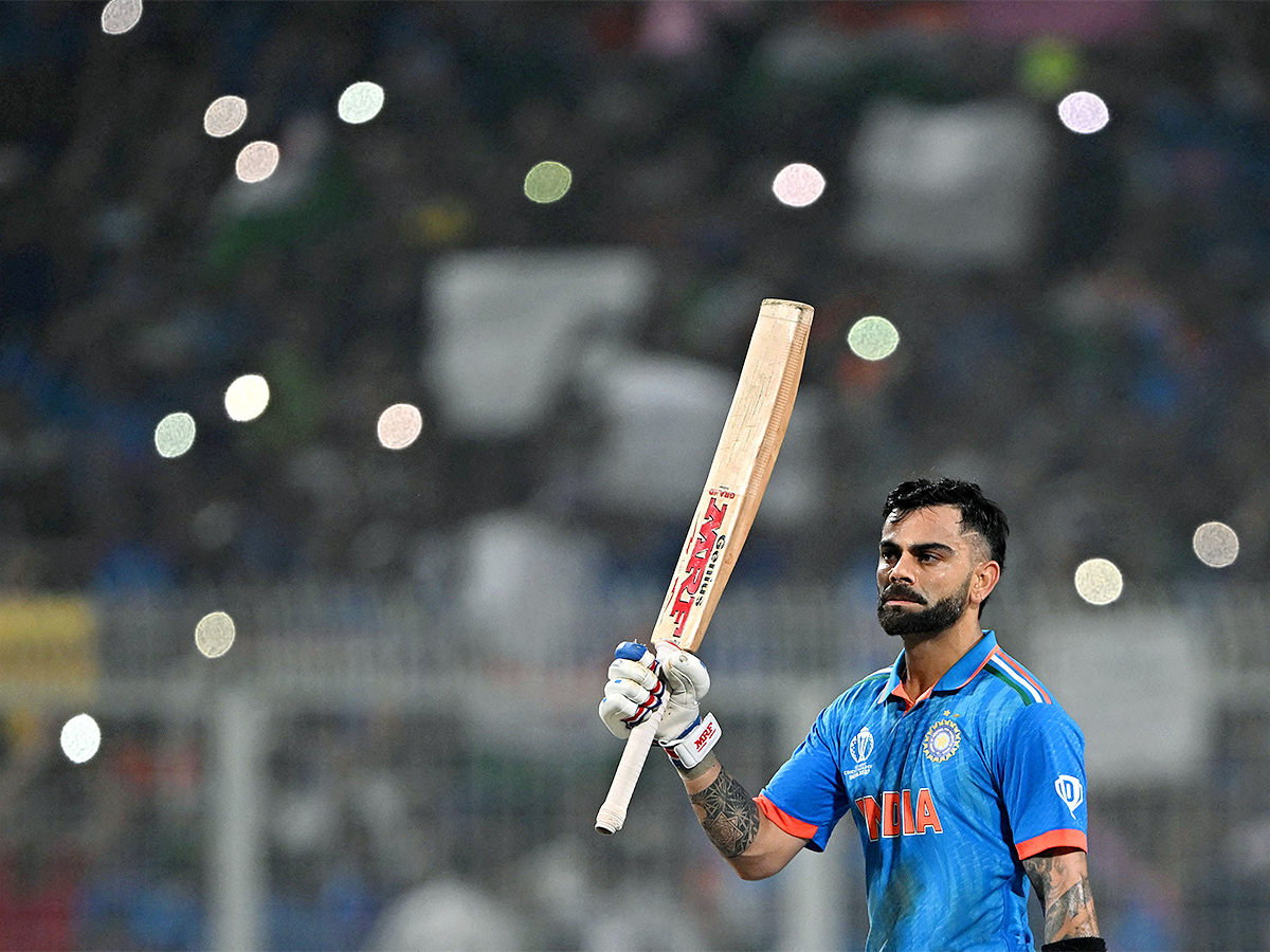 Virat_20Kohli_20Celebrates_2049_20ODI_20Century_20Photos-19.jpg 18