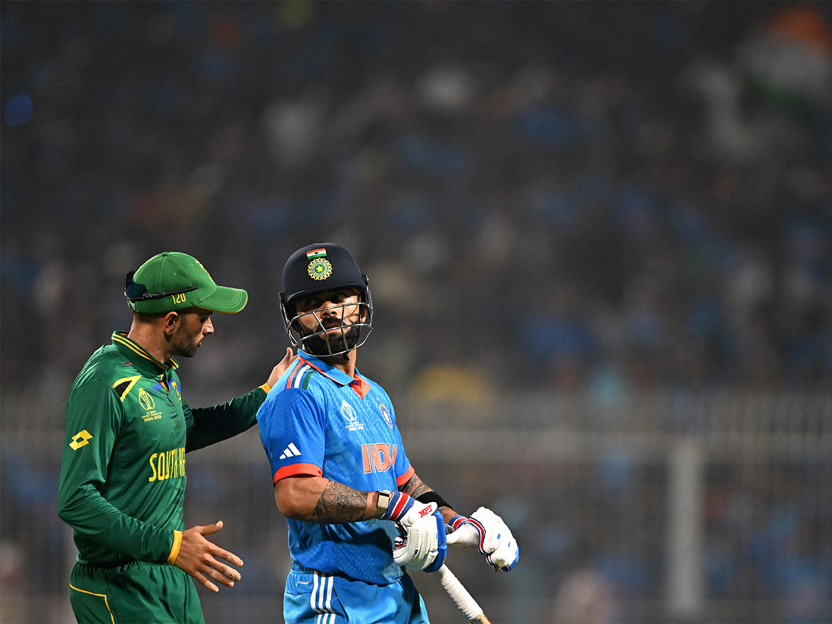 Virat_20Kohli_20Celebrates_2049_20ODI_20Century_20Photos-22.jpg 21