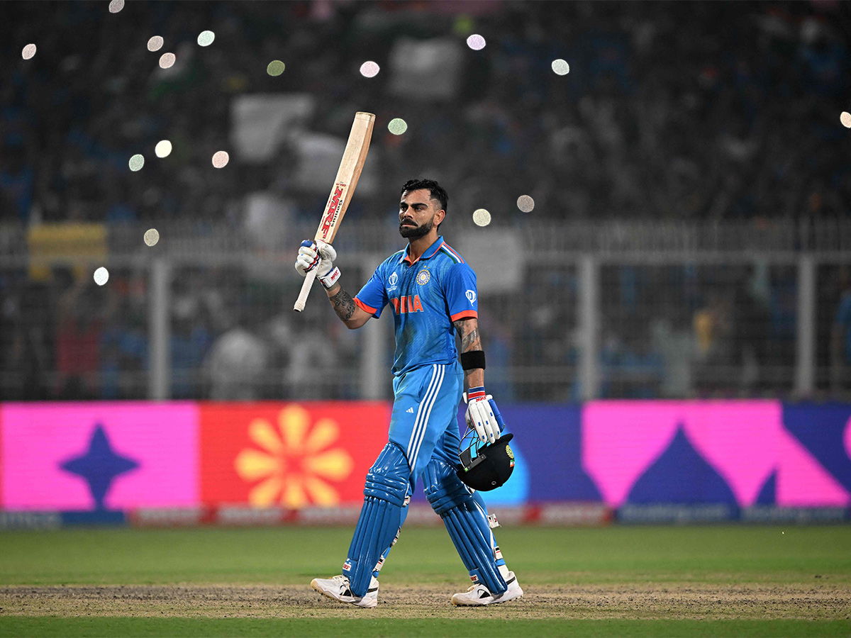 Virat_20Kohli_20Celebrates_2049_20ODI_20Century_20Photos-3.jpg 3