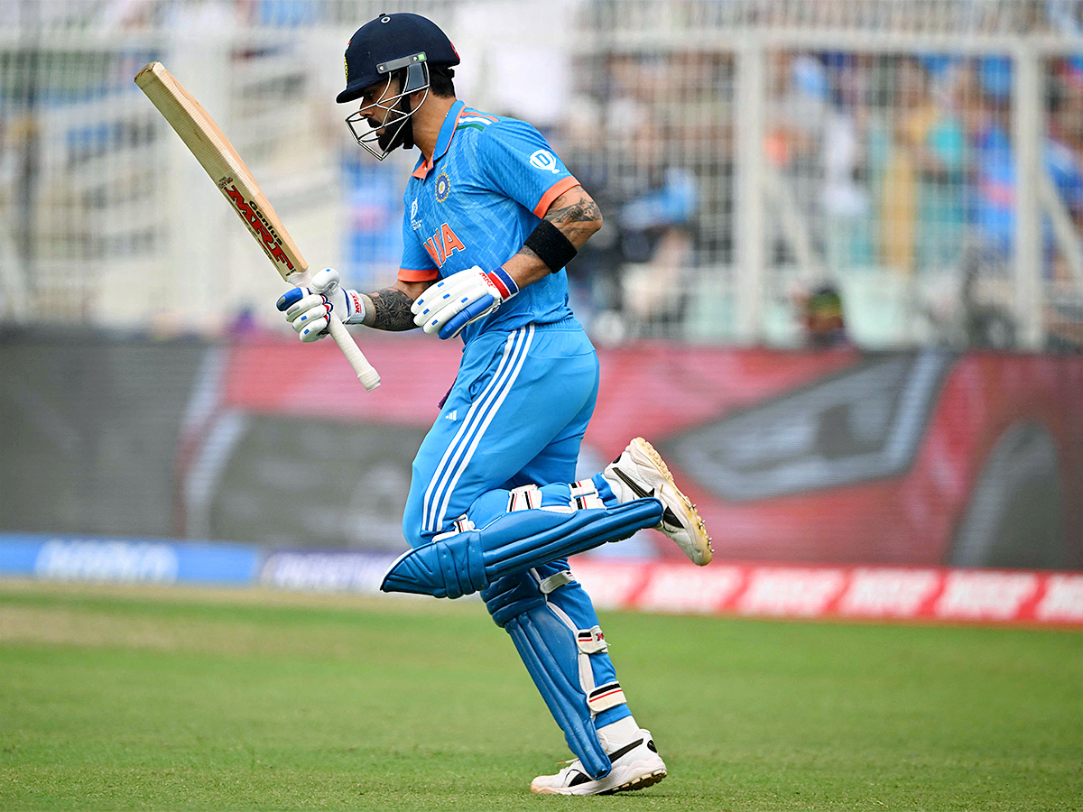 Virat_20Kohli_20Celebrates_2049_20ODI_20Century_20Photos-8.jpg 7