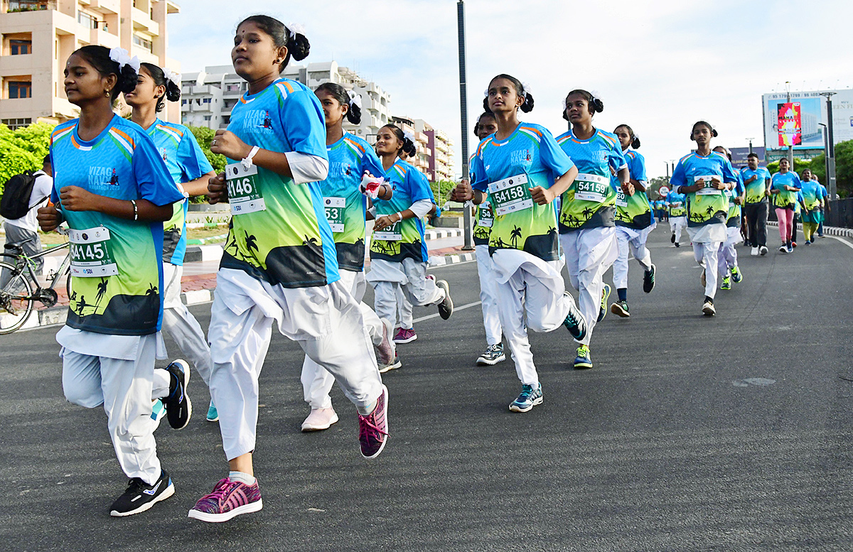 Vizag_20Navy_20Marathon_202023_20Photos-10.jpg 10