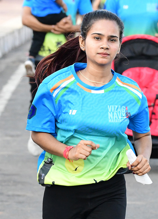 Vizag_20Navy_20Marathon_202023_20Photos-13.jpg 13