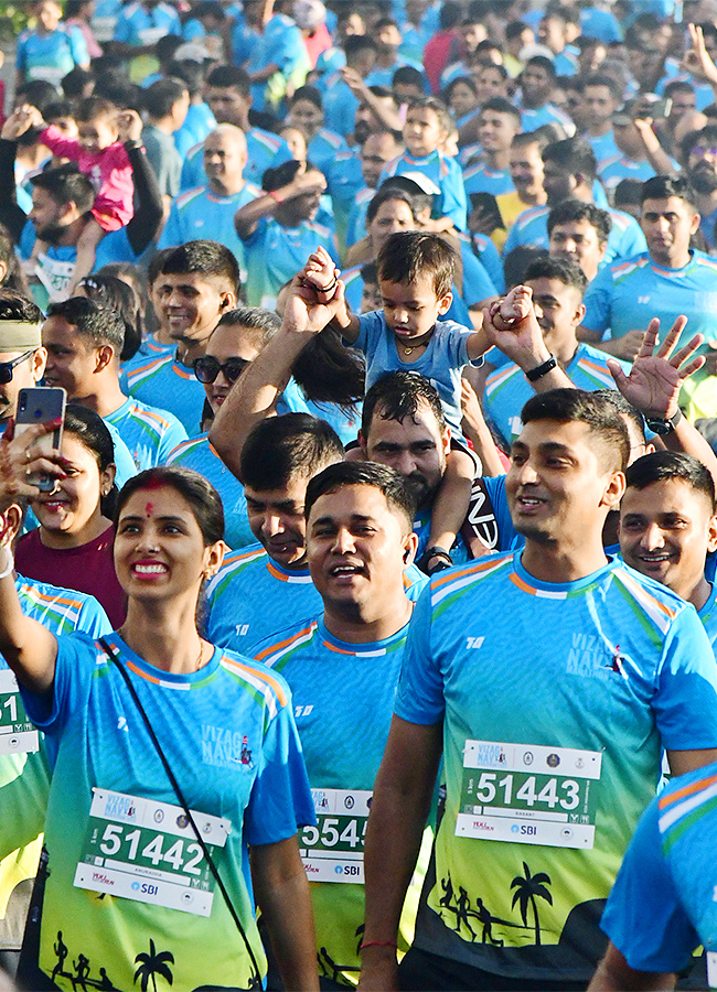 Vizag_20Navy_20Marathon_202023_20Photos-14.jpg 14