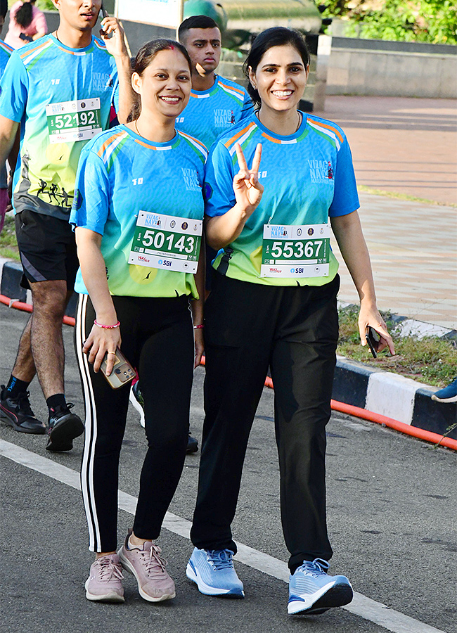 Vizag_20Navy_20Marathon_202023_20Photos-16.jpg 16