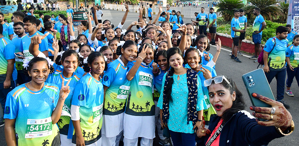 Vizag_20Navy_20Marathon_202023_20Photos-3.jpg 3