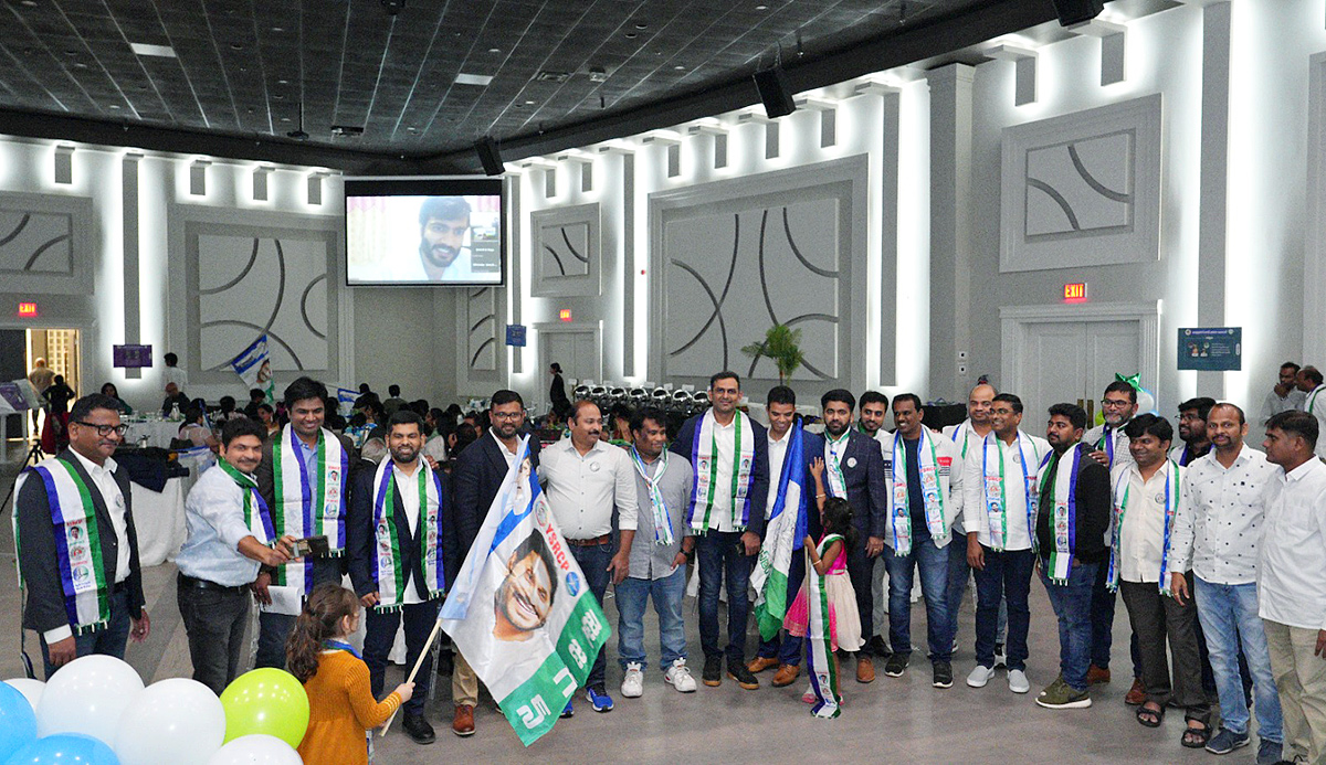 Meeting_20of_20YSRCP_20NRI_20Members_20In_20Canada-110.jpg 10