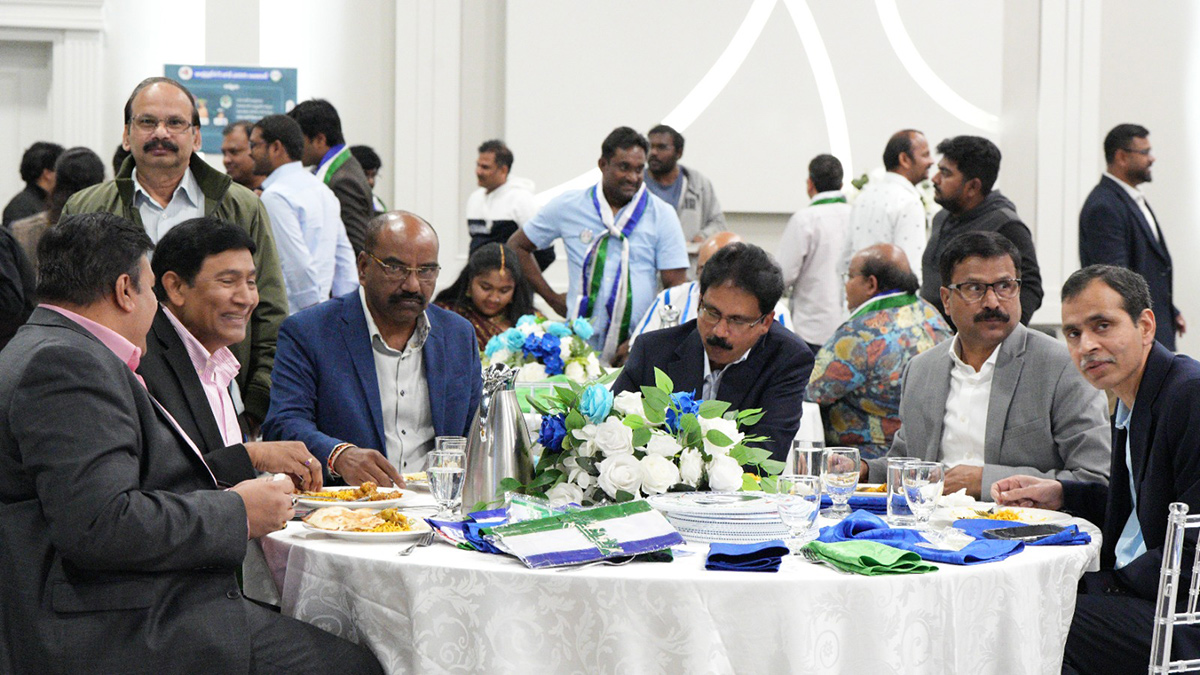 Meeting_20of_20YSRCP_20NRI_20Members_20In_20Canada-113.jpg 13