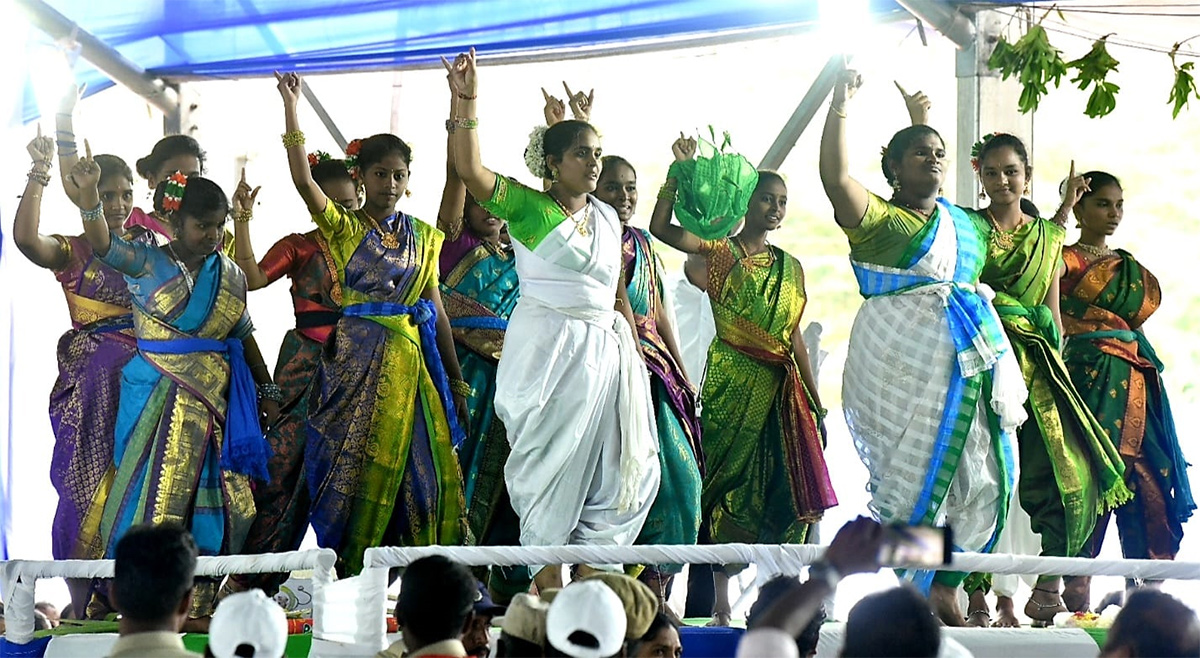YSR_20Rythu_20Bharosa_20Program_20At_20Puttaparthi_20Photos-12.jpg 17