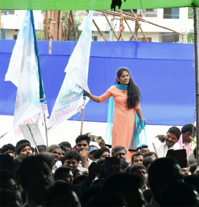 YSR_20Rythu_20Bharosa_20Program_20At_20Puttaparthi_20Photos-6.jpg 11