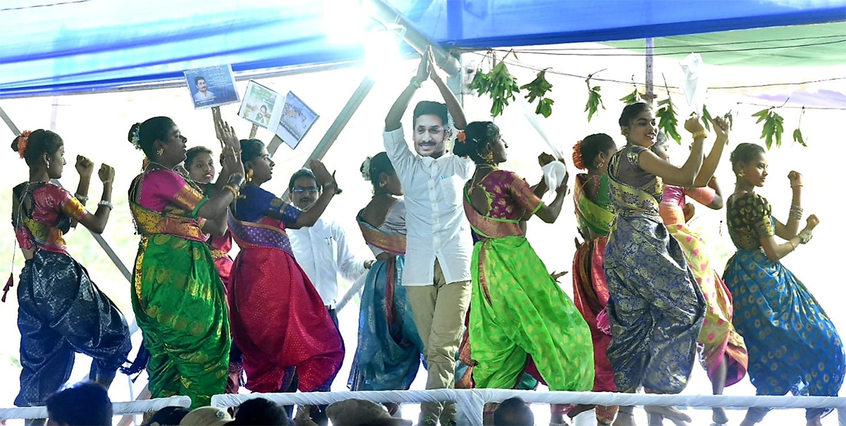 YSR_20Rythu_20Bharosa_20Program_20At_20Puttaparthi_20Photos-9.jpg 14