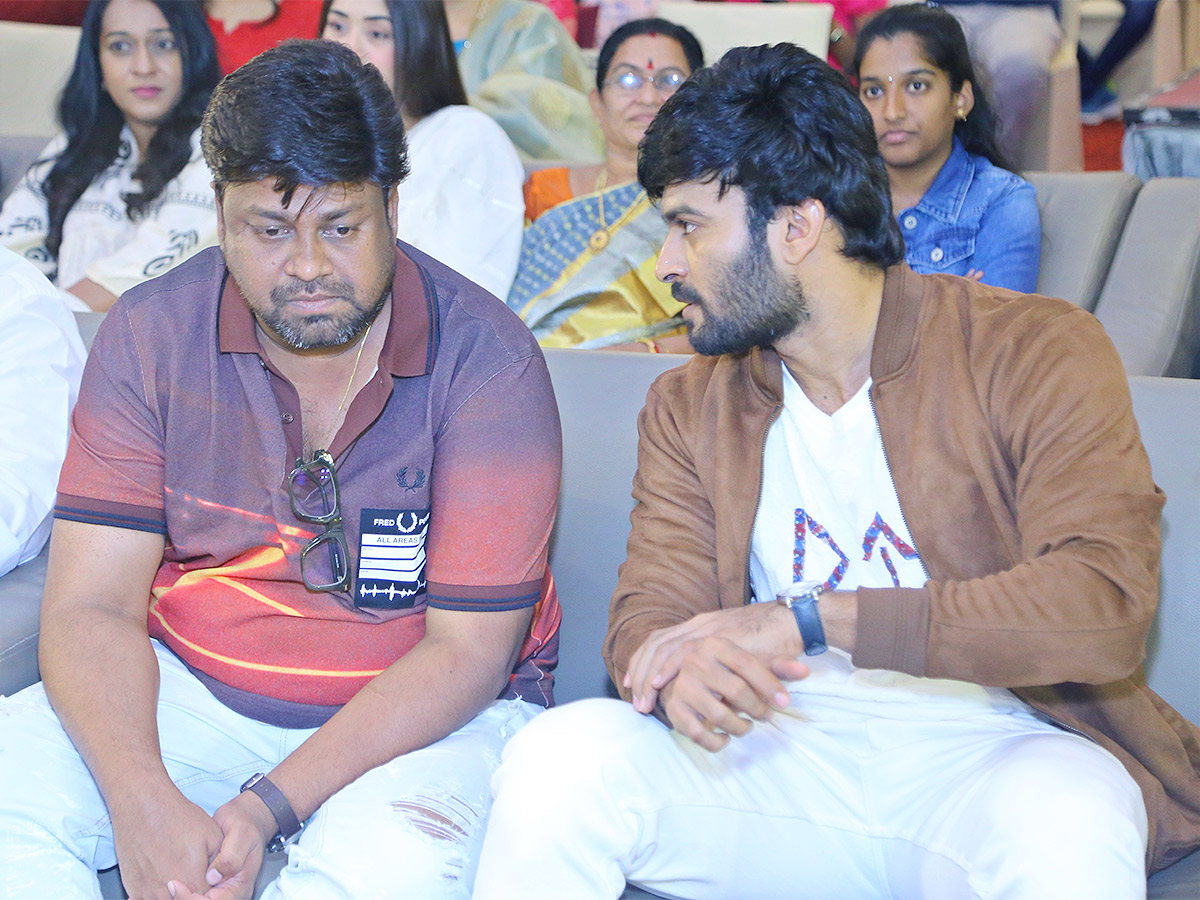Ala_20Ninnu_20Cheri_20Pre_20Release_20Event_20LIVE-13.jpg 12