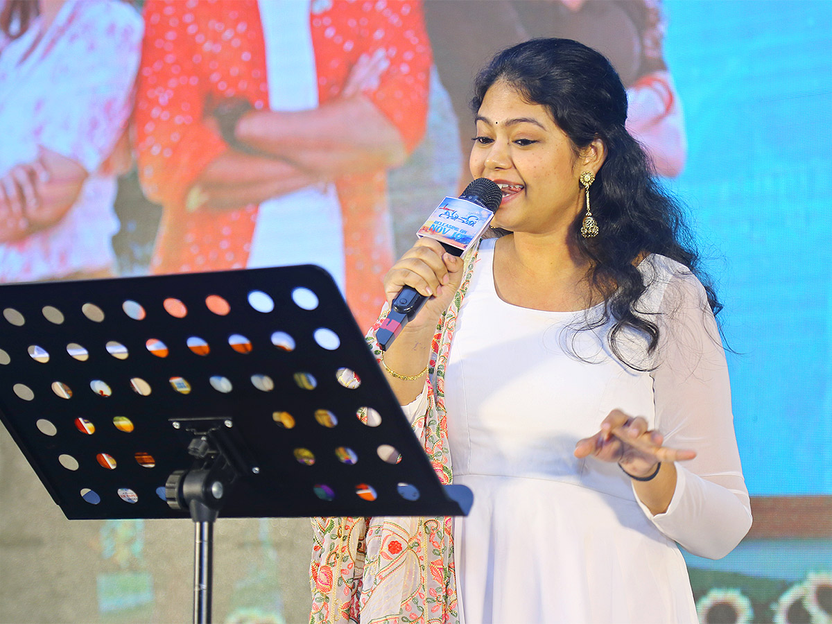 Ala_20Ninnu_20Cheri_20Pre_20Release_20Event_20LIVE-20.jpg 19