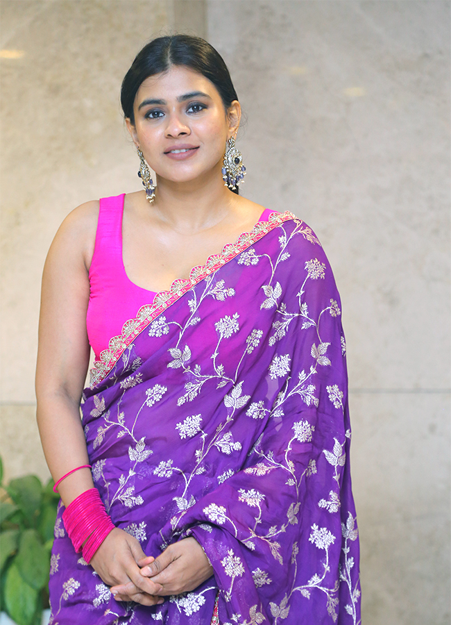 Hebah_20Patel_20New_20Photoshoot-14.jpg 14