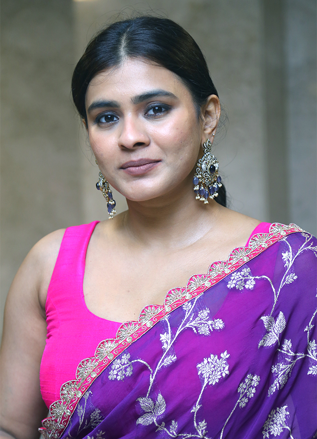 Hebah_20Patel_20New_20Photoshoot-17.jpg 17