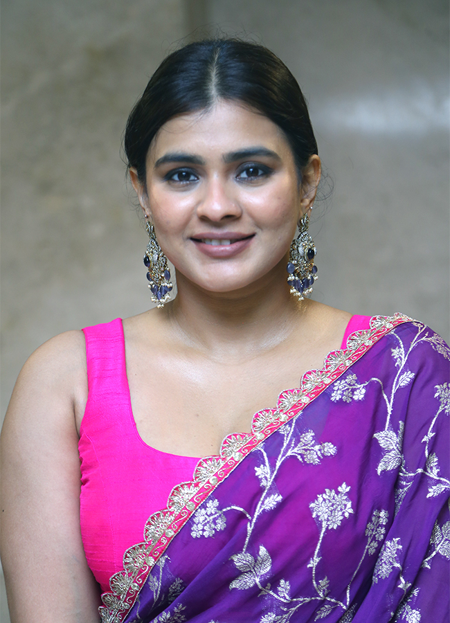 Hebah_20Patel_20New_20Photoshoot-19.jpg 19