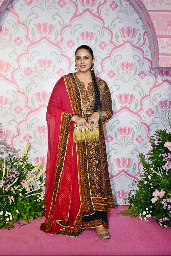 Ramesh-Taurani-Diwali-Bash-02.jpg 10