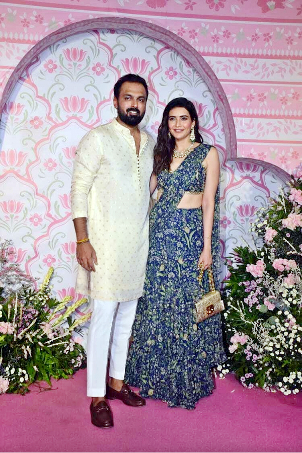 Ramesh-Taurani-Diwali-Bash-05.jpg 11