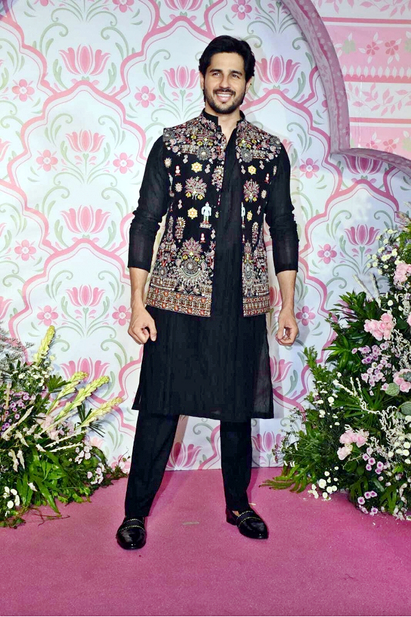 Ramesh-Taurani-Diwali-Bash-09.jpg 13