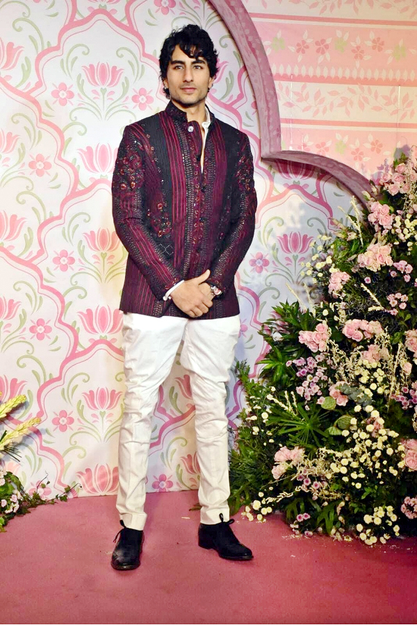 Ramesh-Taurani-Diwali-Bash-14.jpg 17