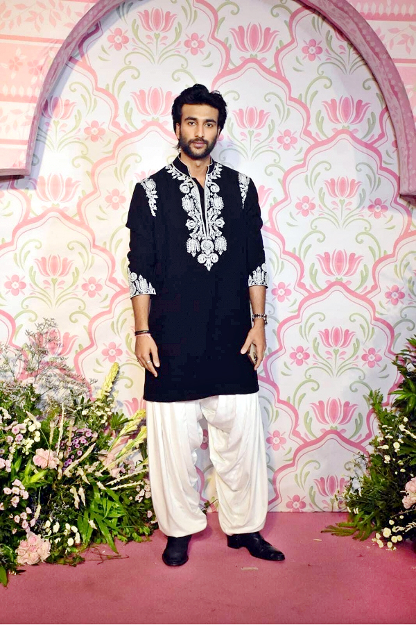 Ramesh-Taurani-Diwali-Bash-17.jpg 19