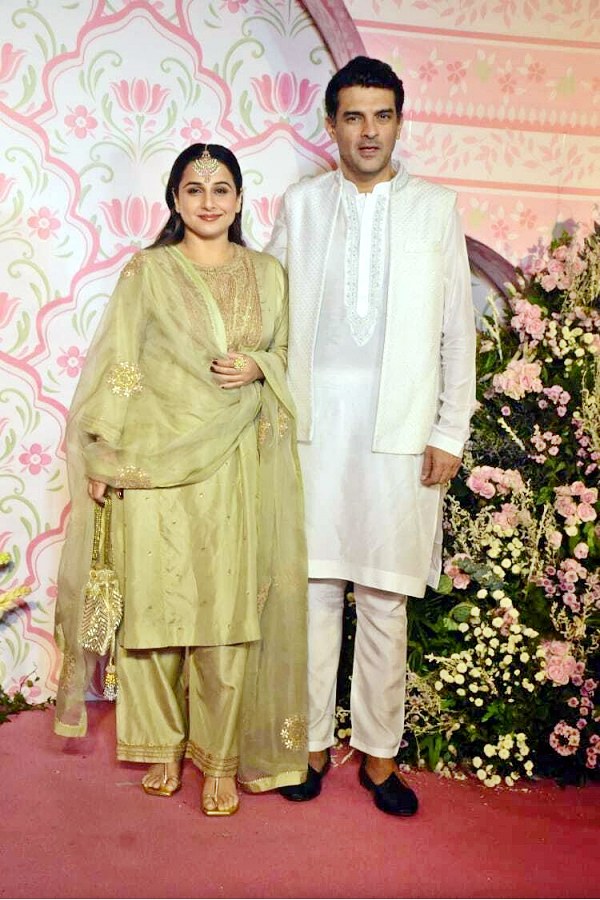 Ramesh-Taurani-Diwali-Bash-23.jpg 5