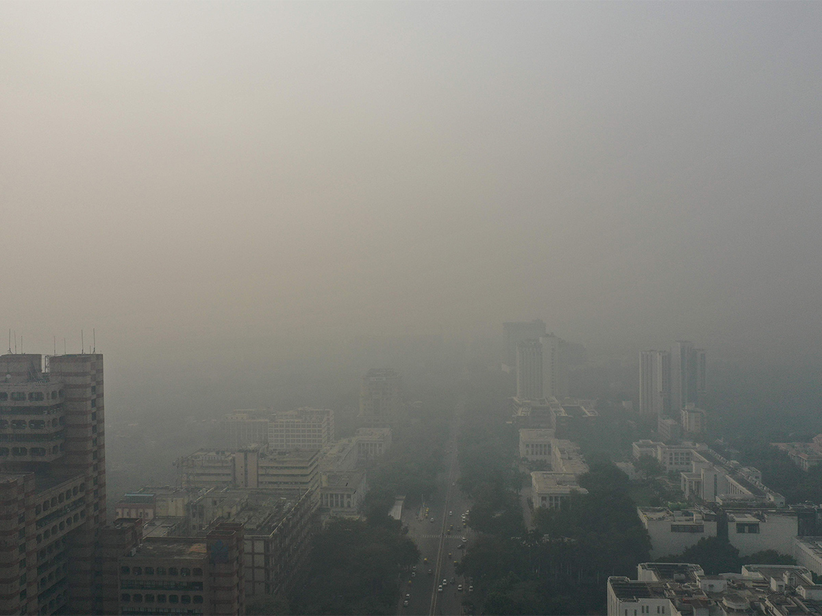 Delhi_20People_20Suffering_20Dangerous_20Air_20Pollution_20Photos-2.jpg 2