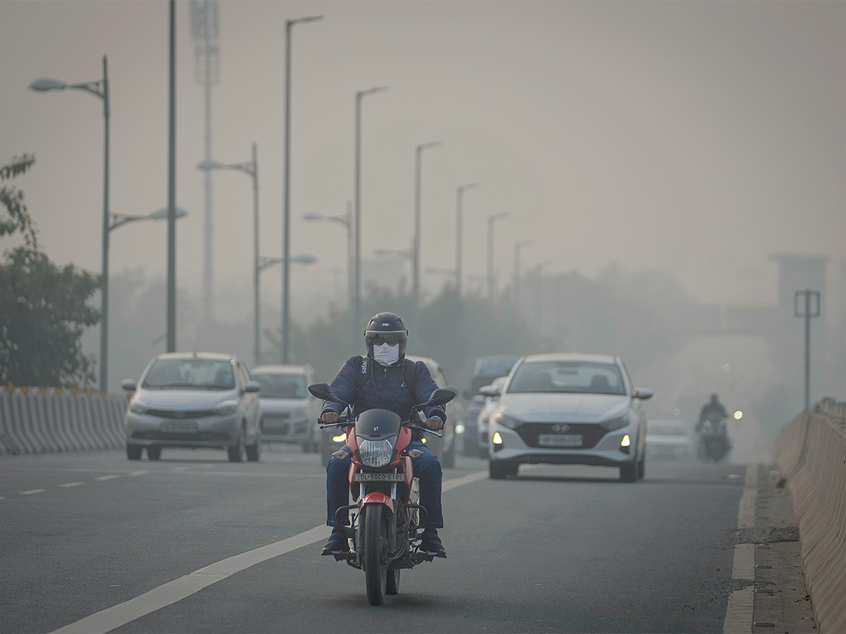 Delhi_20People_20Suffering_20Dangerous_20Air_20Pollution_20Photos-5.jpg 5
