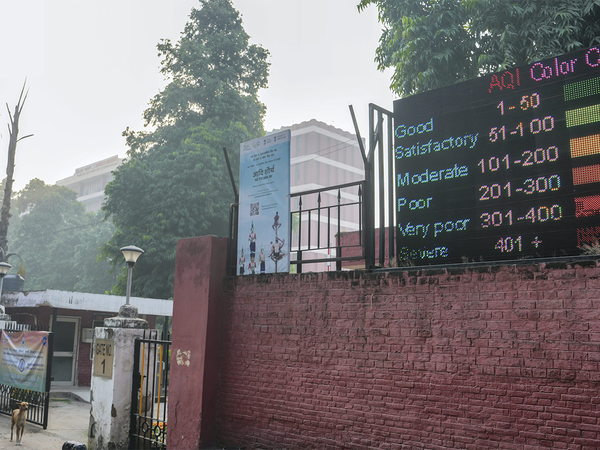 Delhi_20People_20Suffering_20Dangerous_20Air_20Pollution_20Photos-8.jpg 8