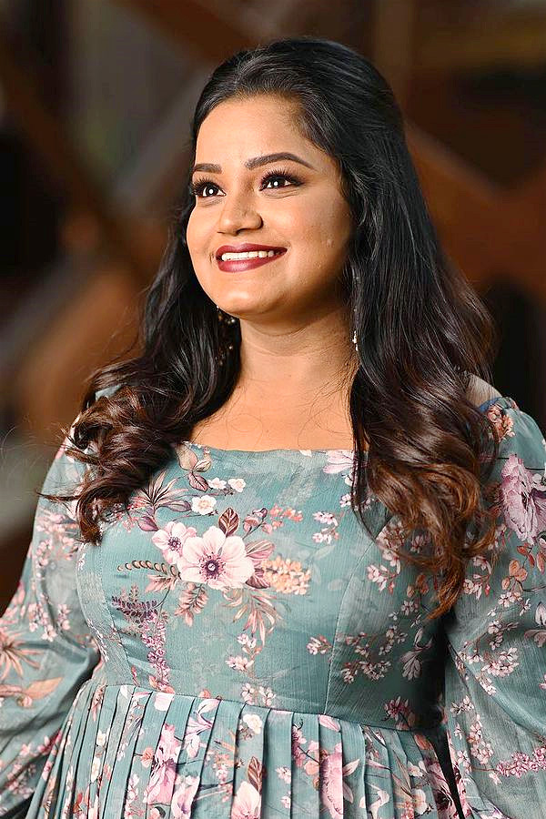 Jabardasth_20Actress_20pavithraa_20Getting_20Married_20Photos_10.jpg 10