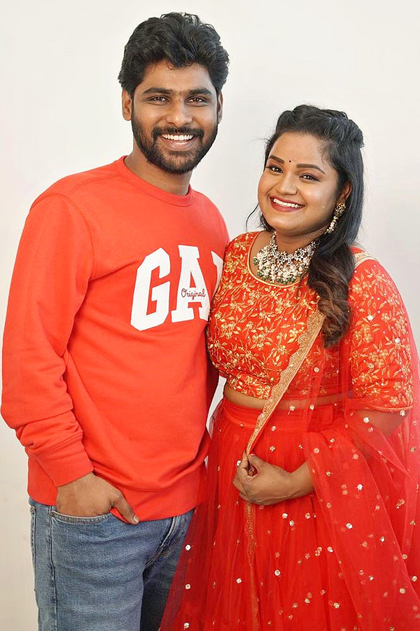 Jabardasth_20Actress_20pavithraa_20Getting_20Married_20Photos_6.jpg 7