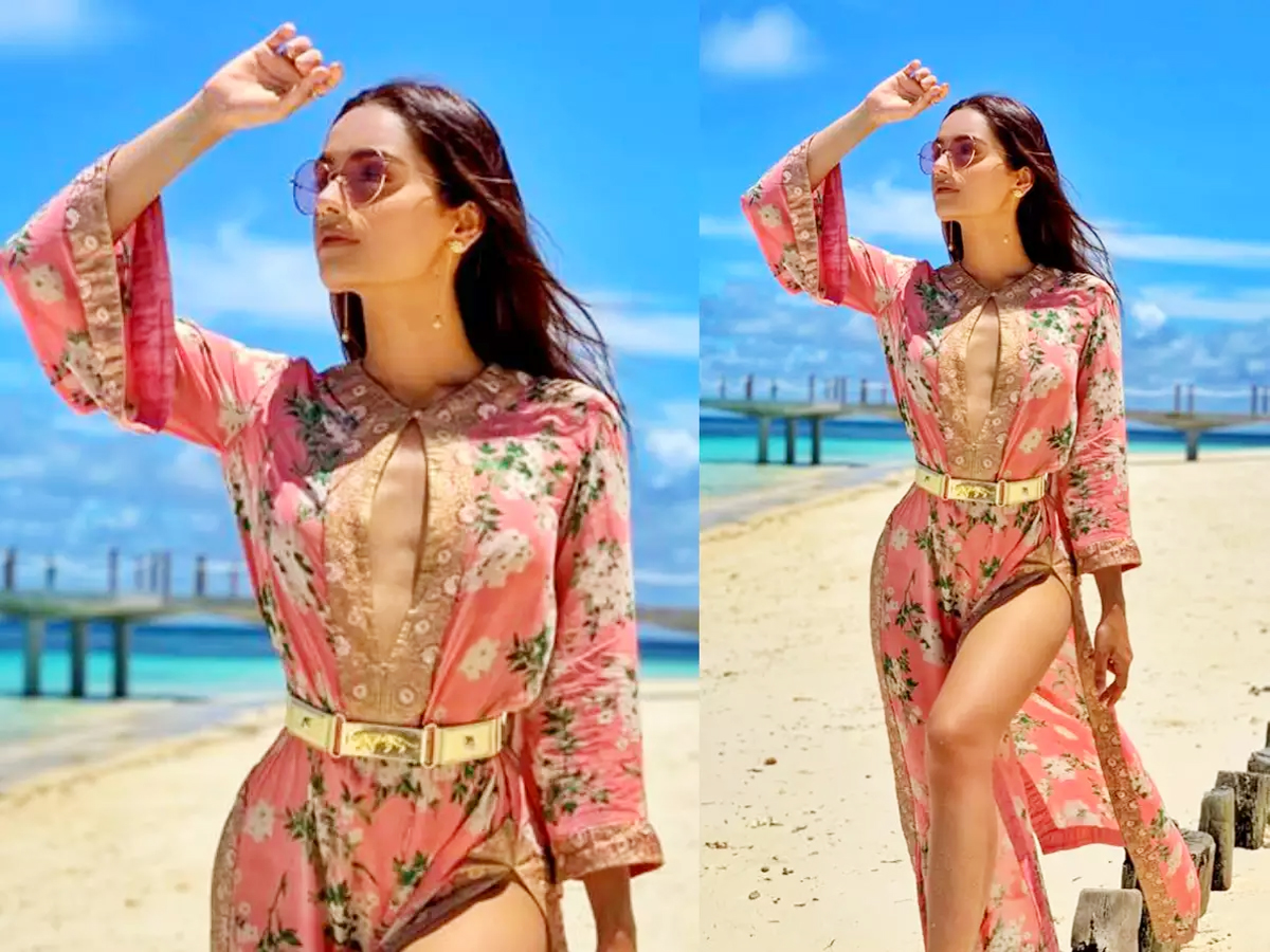 Manushi-Chillar-09.jpg 1