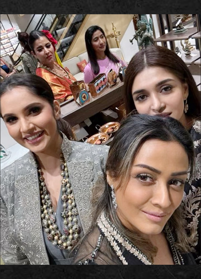 Namrata-Shirodkar-03.jpg 4