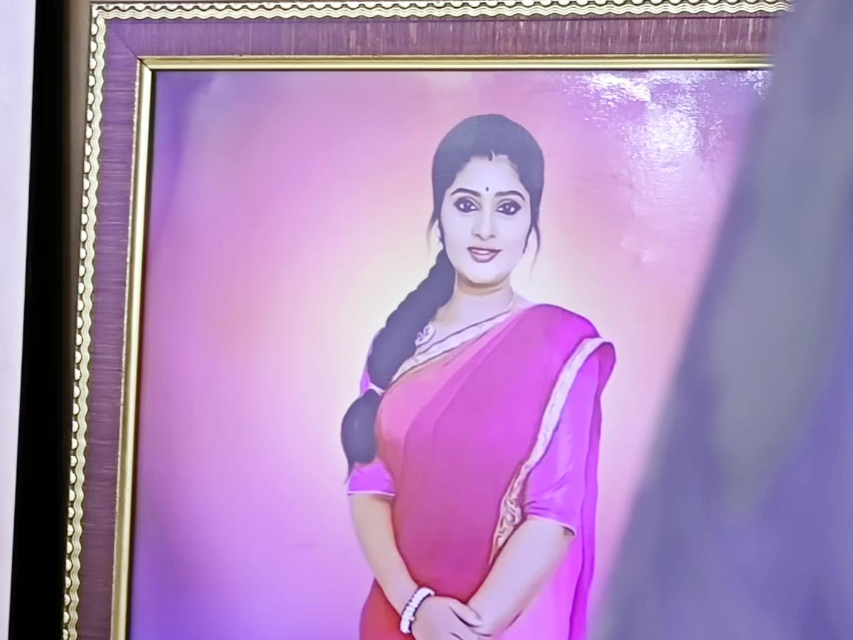 Priya-Home-Tour-04.jpg 4