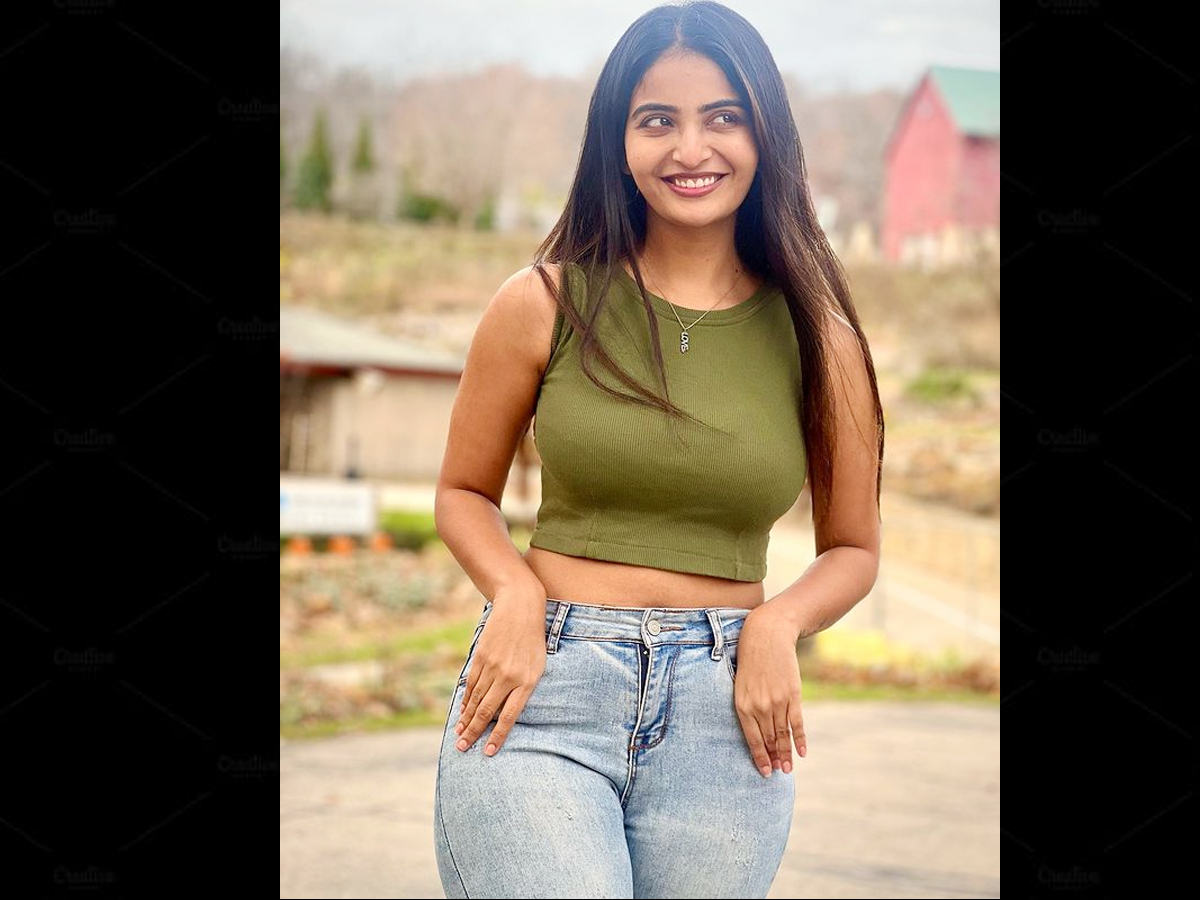 Ananya-Nagalla-03_0.jpg 4