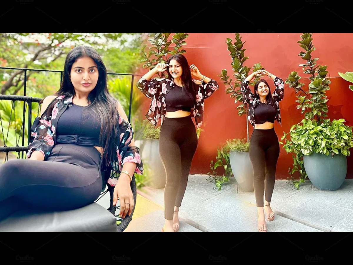Ananya-Nagalla-11_0.jpg 1