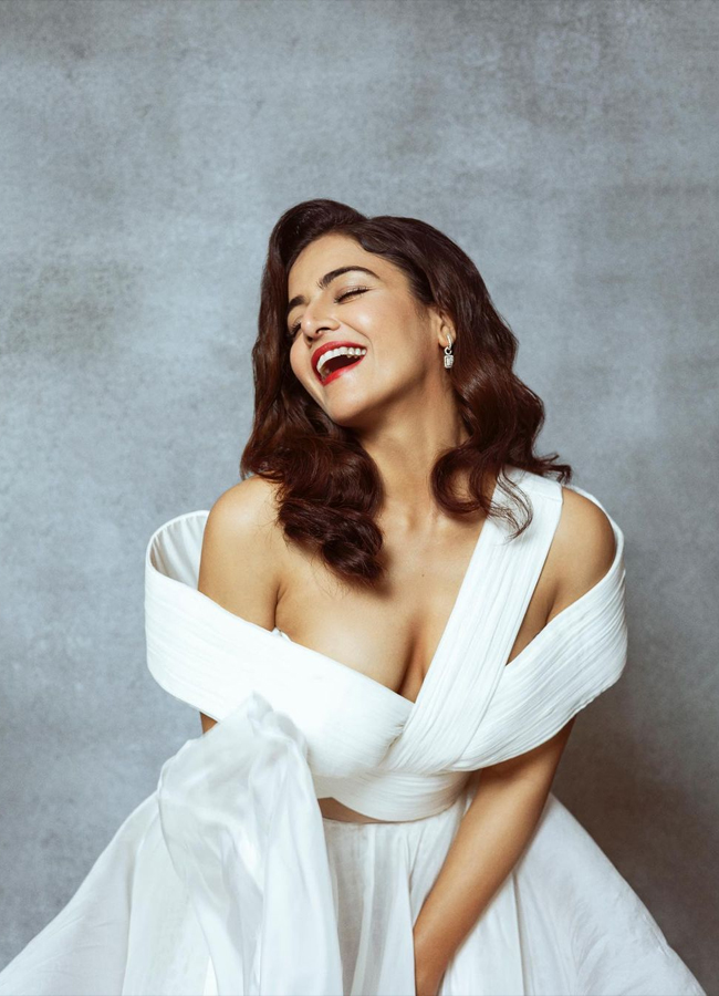 Wamiqa-Gabbi-08.jpg 9