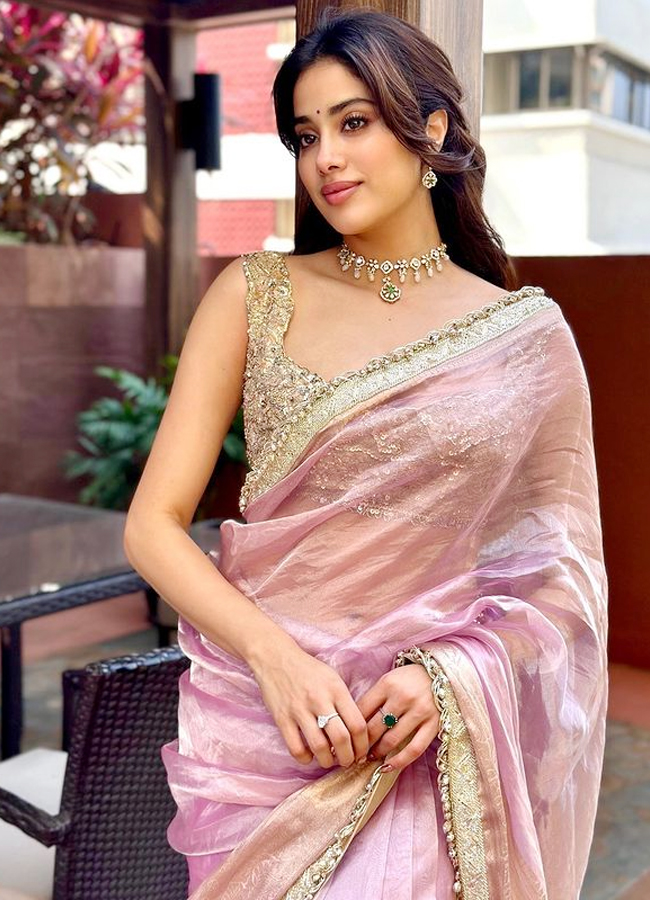 Janhvi-Kapoor-pink-saree.jpg 11