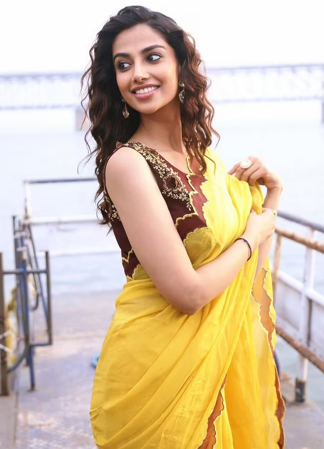 Meenakshi-Choudhary-yellow-saree.jpg 9