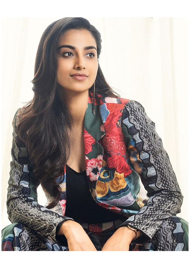 Meenakshi-Choudhary.jpg 7