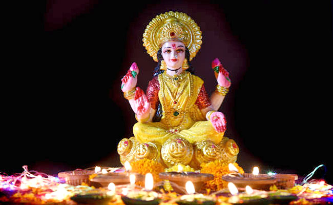 Laxmi-Pooja-Diwali-2023.jpg