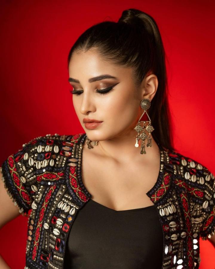 Rasha-Thadani-09.jpg 9