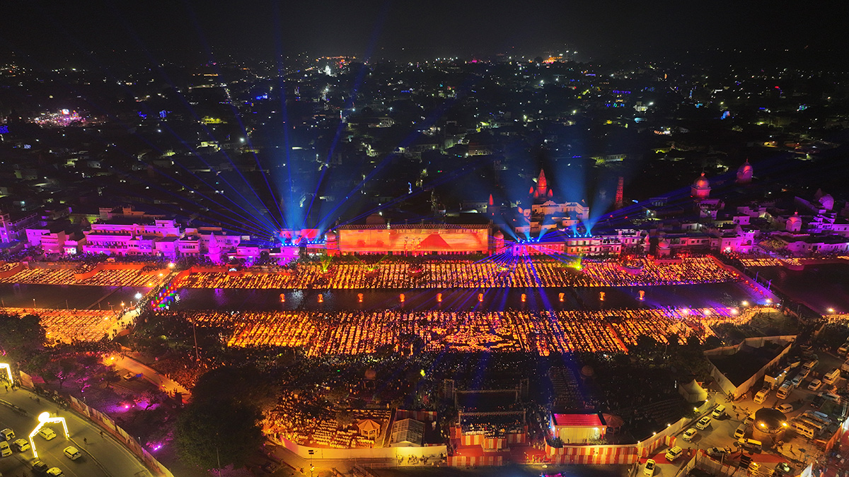 Hindu_20festival_20of_20Diwali_20in_20Ayodhya-11.jpg 9