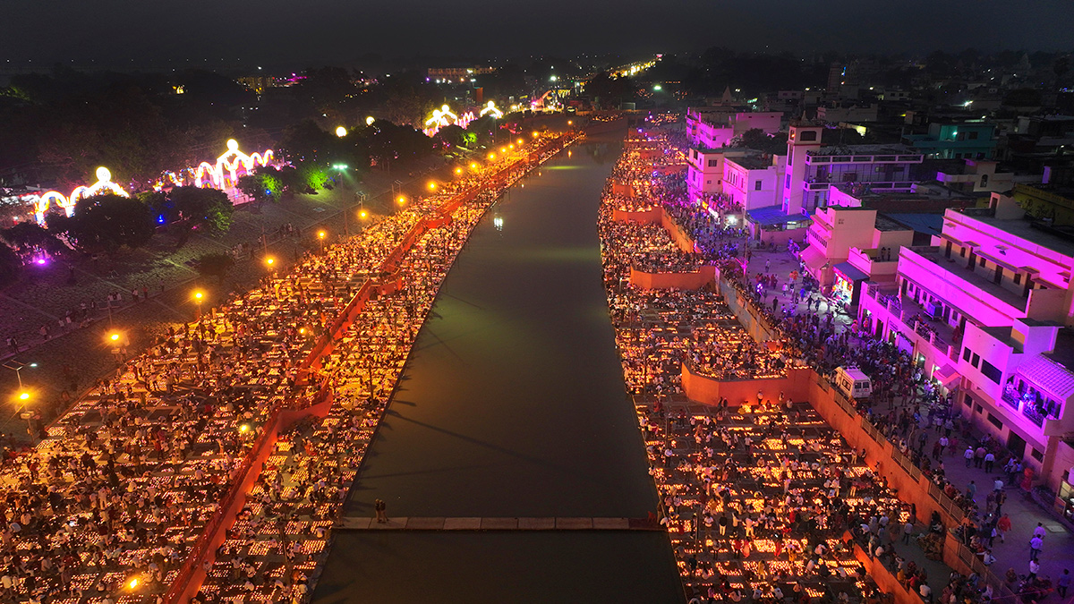 Hindu_20festival_20of_20Diwali_20in_20Ayodhya-2.jpg 2
